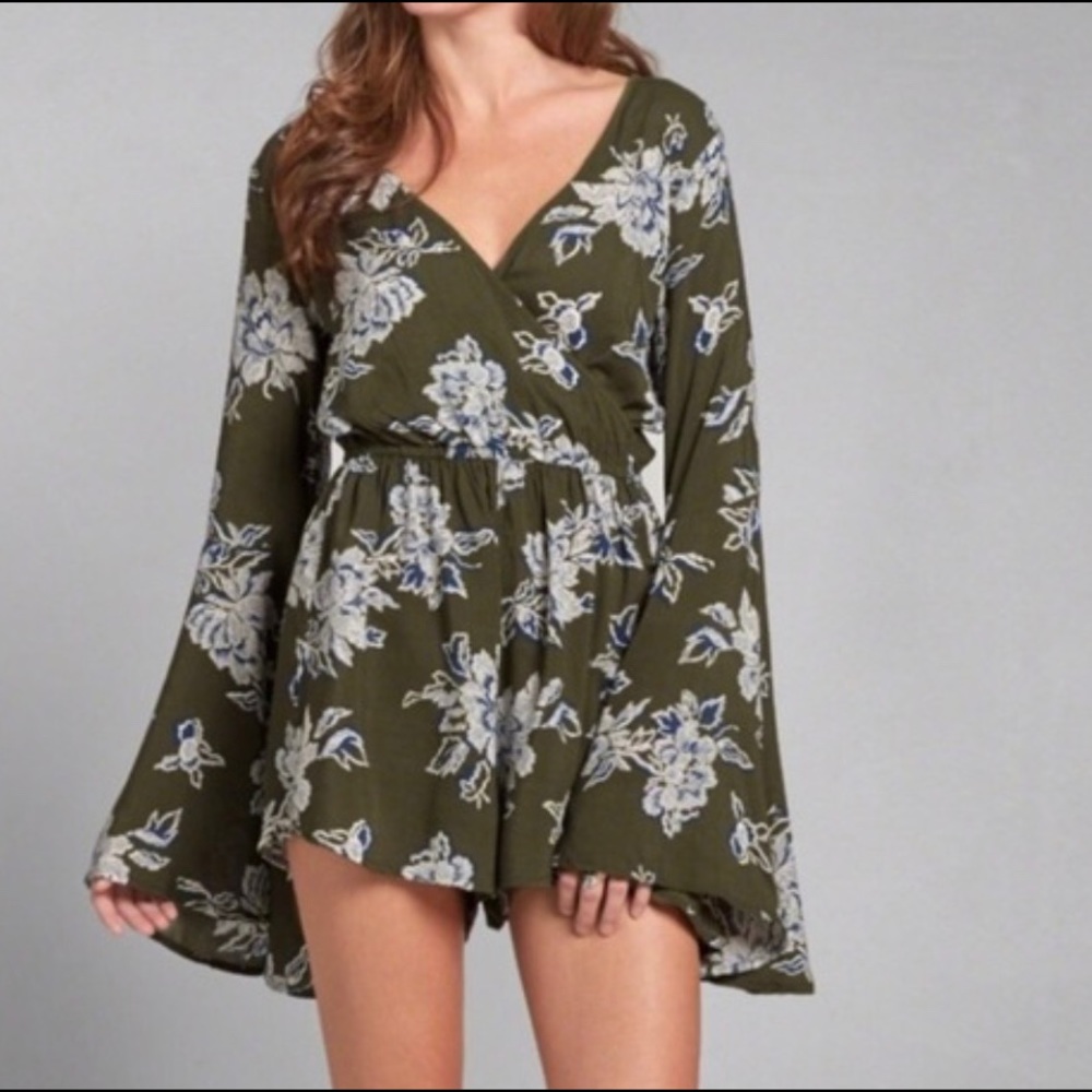 Light and airy A&F romper with bell sleeves